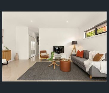 Luxurious Design in Prime Position - Photo 4