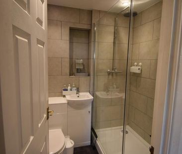 4 bedroom semi-detached bungalow to rent - Photo 6