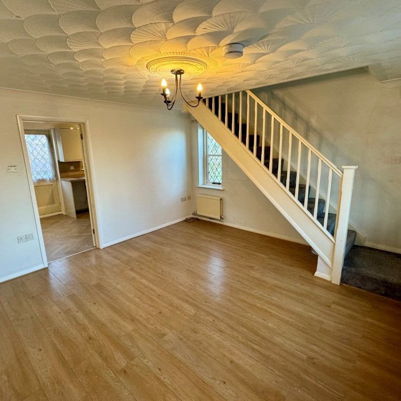 Walnut Close - Photo 1