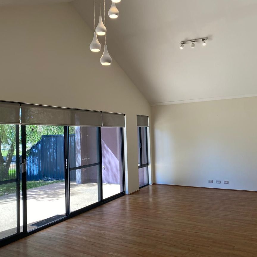 Spacious Modern Living in Busselton - Photo 1