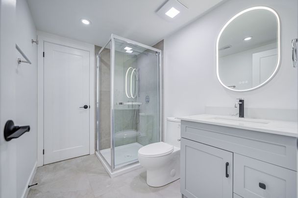 For Lease - 2417 Mississauga Road, Mississauga, Ontario - Photo 1