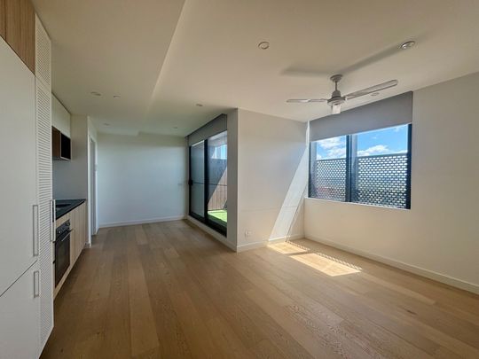 1108 / 93 Flemington Rd, North Melbourne - Photo 1