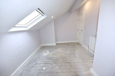 4 bedroom House in Highthorne View, Leeds - Photo 5