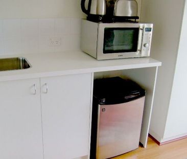 Stylish Studio Opposite Crown – Fully Furnished & Ready to Move In! - Photo 2