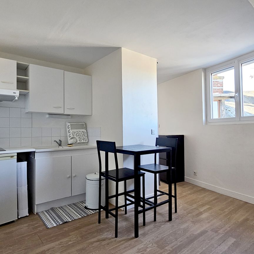 Location Appartement 1 pièce 20m² COMPIEGNE 60200 - Photo 1