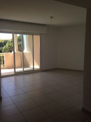 Location Appartement 3 pièces 56m² ST LAURENT DU VAR 06700 - Photo 1