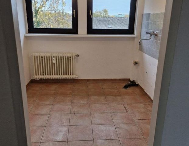 Helle 2-Zi-Dachgeschosswohnung in ruhiger Lage von Essen-Bochold - Photo 1