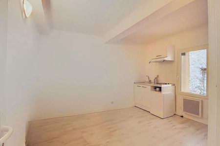 À LOUER - EN EXCLUSIVITÉ A SALERNES - DUPLEX DE 70m² + STUDIO DE 13,48m² - Photo 4