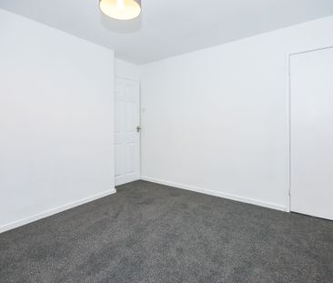 3 bedroom mid-terrace to rent Ashdown Drive, Tilgate - Photo 6