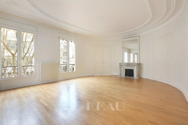 Appartement à louer à Paris 8Ème - Photo 1