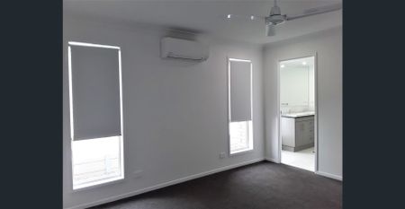 BEAUTIFUL SPRING MOUNTAIN 4 BEDROOM 2 BATHROOM HOME - Photo 3