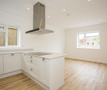 3 bedroom link detached house to rent - Photo 4