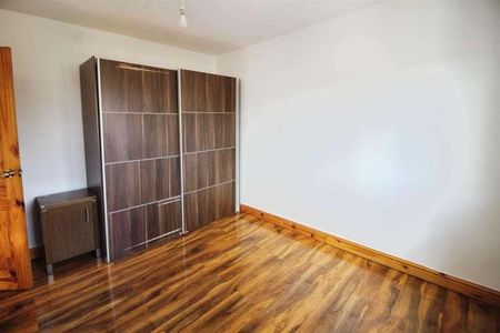 The Oval, Leeds, LS14 - Photo 2
