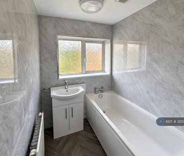 3 bedroom terraced house to rent - Photo 5