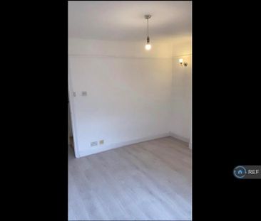 3 bedroom end of terrace house to rent - Photo 3