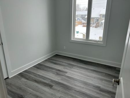 For Lease - 82 Christopher Hamilton Street Unit# 4, Stittsville - Munster - Richmond, Ontario - Photo 5