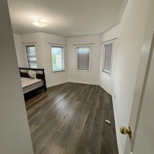 For Lease - 38 Glacier Crescent, Toronto, Ontario - Photo 2