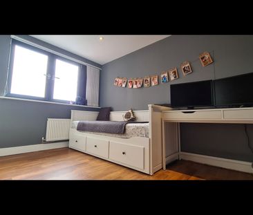 2 Bed Penthouse, Bramley Crescent, IG2 - Photo 6