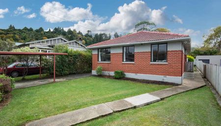 A refreshed decor and easy location! - Photo 2