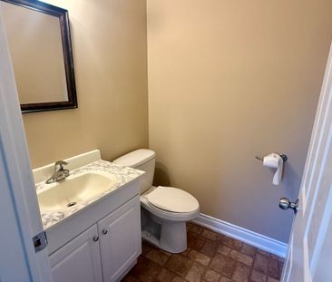 For Lease - 750 Albert Street Unit# 2, Oshawa, Ontario - Photo 2