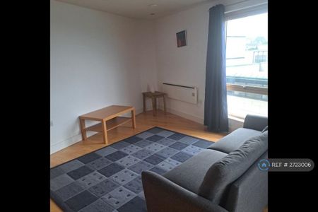 1 bedroom flat to rent - Photo 5