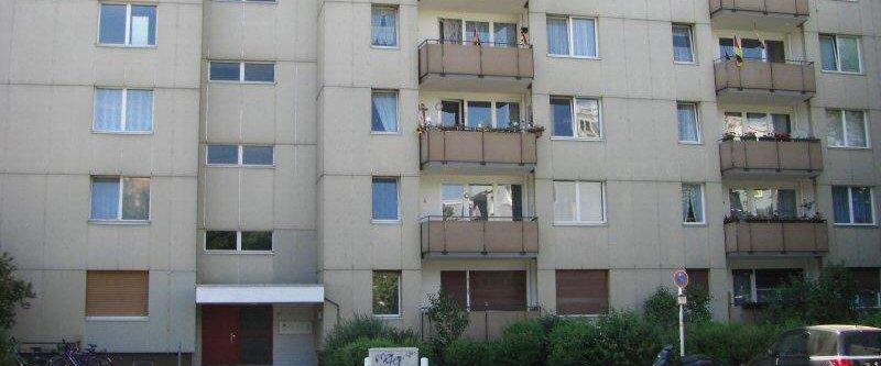 Renovierungsbedürftige Einzimmerwohnung, frei ab sofort - Photo 1