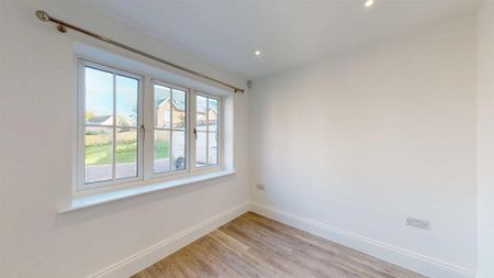 4 bedroom detached house to rent - Photo 3