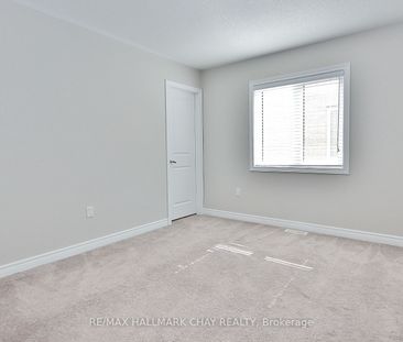 Detached Home For Lease | N8142338 - Photo 2