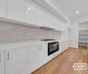 Brand New Family Home in Strathtulloh – Spacious 4 Bedrooms on 450sqm! - Photo 6