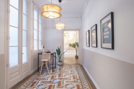 Carrer de Pau Claris, Barcelona, Catalonia 08010 - Photo 4