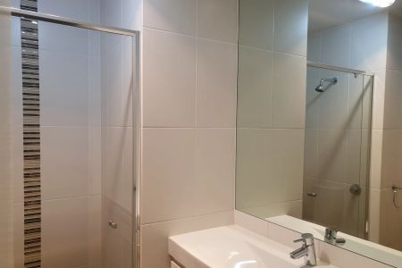 LUXURY 3-BEDROOM APARTMENT, WALKING DISTANCE TO WESTFIELD SHOPPING CENTRE WEST LAKES - Photo 5