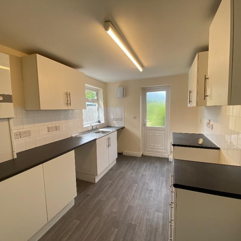 3 Bedroom Terraced House To Rent - Photo 1