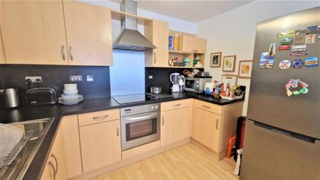 2 bedroom flat to rent - Photo 5