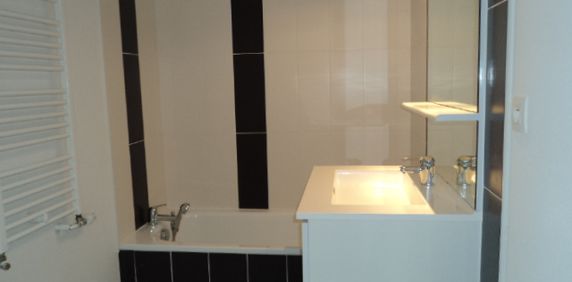 Location Appartement 3 pièces 56m² - Photo 2