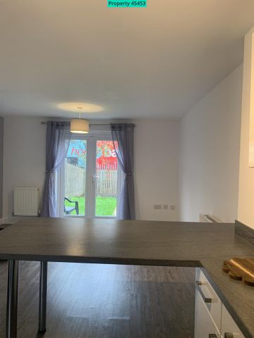 3 bedroom semi-detached house to rent - Photo 2