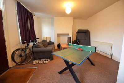 3 bedroom House in Bankfield Terrace, Leeds - Photo 4