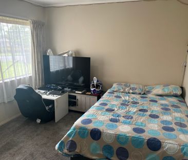 Beachlands, 4 Bedrooms - Photo 6