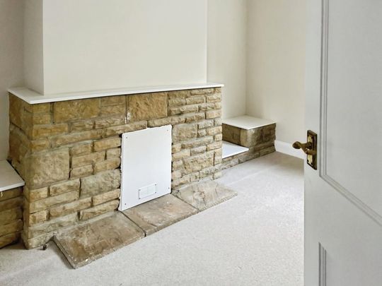 2 bedroom end of terrace house to rent - Photo 1