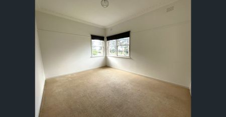 Charming Home in Prime Location! - Photo 3