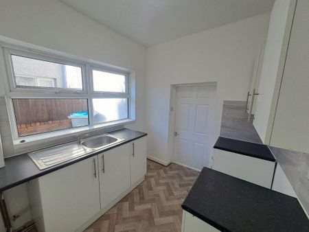 2 bedroom terraced house to rent - Photo 5