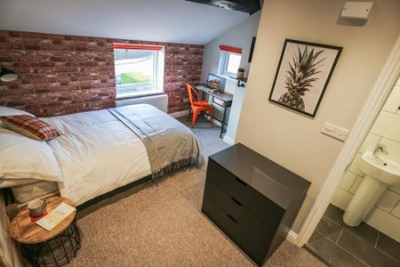 1 bedroom in a house share to rent - Photo 4