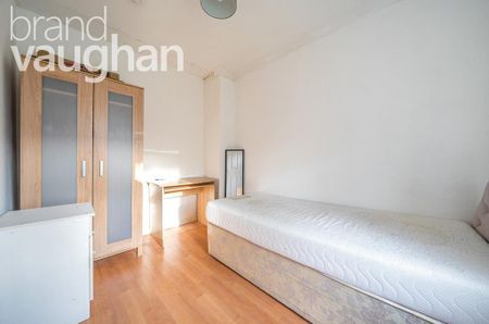 5 bedroom semi-detached house to rent - Photo 2