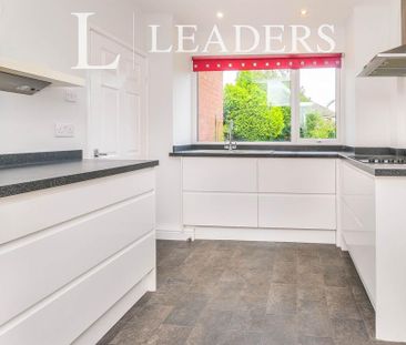 3 bedroom semi-detached house to rent - Photo 3