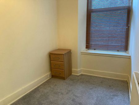 Flat to rent on - Photo 5