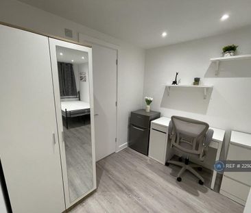 1 bedroom in a house share to rent - Photo 6