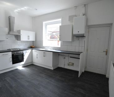 2 bedroom end of terrace house to rent - Photo 5