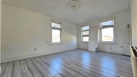 3 bedroom flat to rent - Photo 4