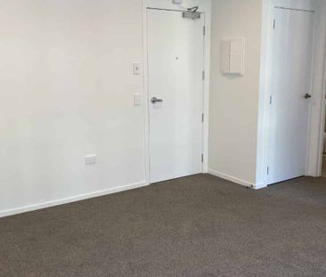 2 Bedroom, 1 Bathroom apartment is now available for rent - Photo 2