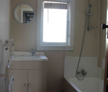 2 Bedrooms, Epsom - Photo 2
