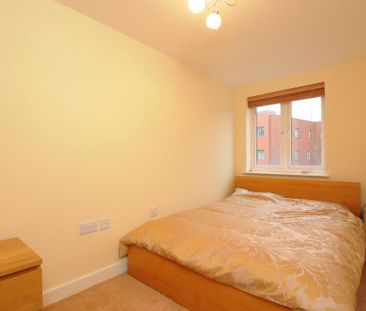 3 bedroom flat to rent - Photo 5